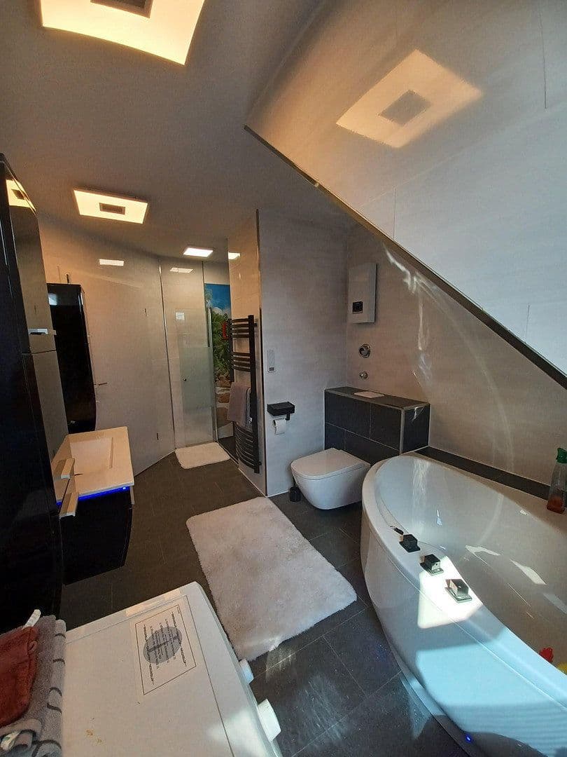 Predaj bytu 2-izbový 84 m², Schützenstrasse 41, Wachtberg, Severné Porýnie - Westfálsko Predaj bytu 2-izbový 84 m², Schützenstrasse 41, Wachtberg, Severné Porýnie - Westfálsko
