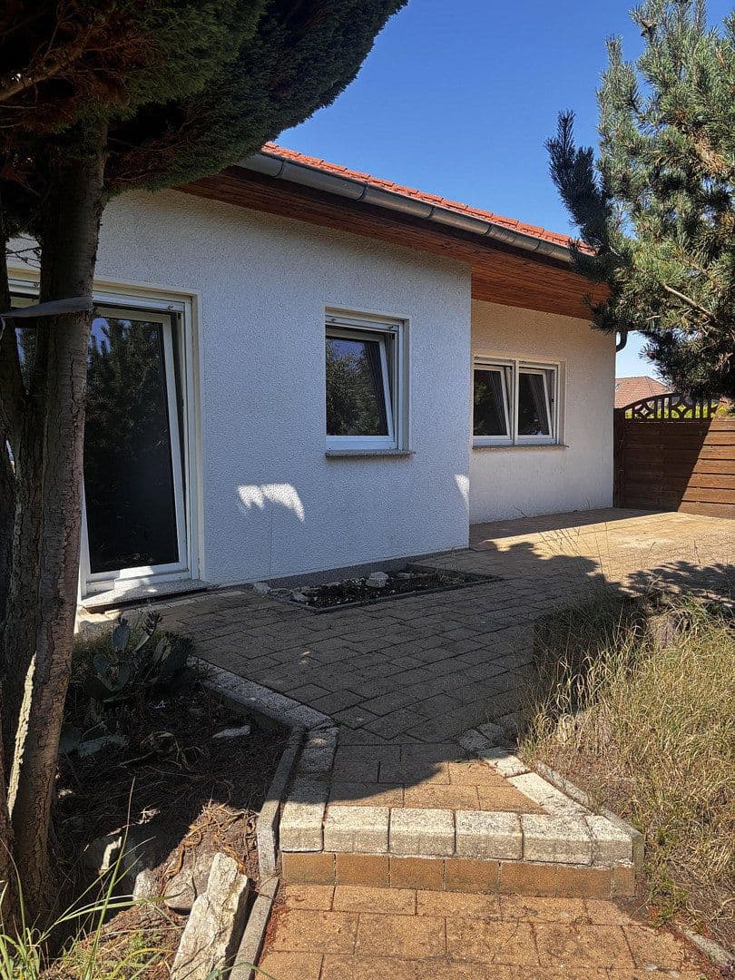 Predaj domu 96 m², pozemok 560 m², Braunsbedra, Sasko-Anhaltsko Predaj domu 96 m², pozemok 560 m², Braunsbedra, Sasko-Anhaltsko