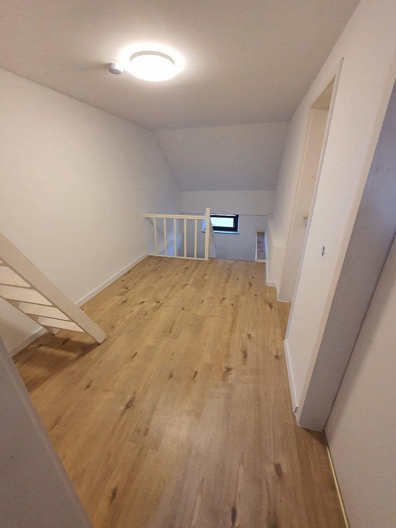 Predaj domu 315 m², pozemok 300 m², Kölnerstraße 186, Krefeld, Severné Porýnie - Westfálsko Predaj domu 315 m², pozemok 300 m², Kölnerstraße 186, Krefeld, Severné Porýnie - Westfálsko