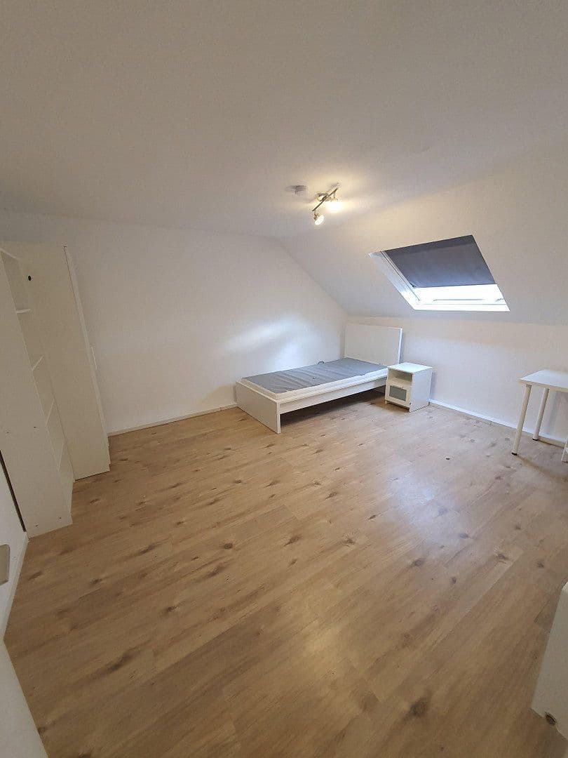 Predaj domu 315 m², pozemok 300 m², Kölnerstraße 186, Krefeld, Severné Porýnie - Westfálsko Predaj domu 315 m², pozemok 300 m², Kölnerstraße 186, Krefeld, Severné Porýnie - Westfálsko