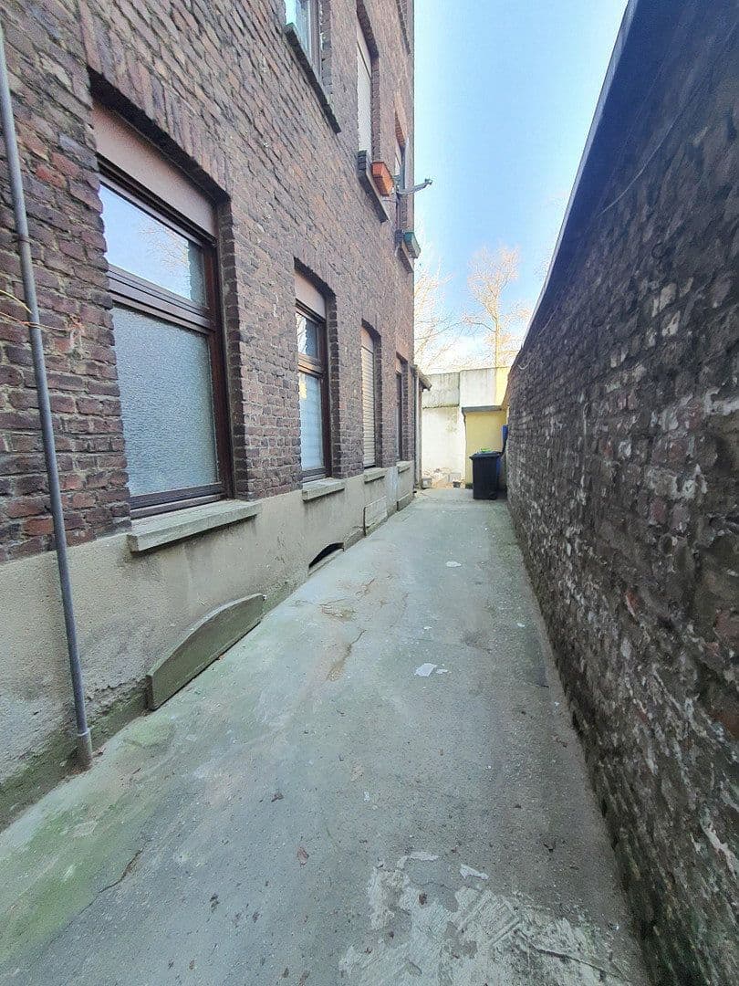 Predaj domu 315 m², pozemok 300 m², Kölnerstraße 186, Krefeld, Severné Porýnie - Westfálsko Predaj domu 315 m², pozemok 300 m², Kölnerstraße 186, Krefeld, Severné Porýnie - Westfálsko