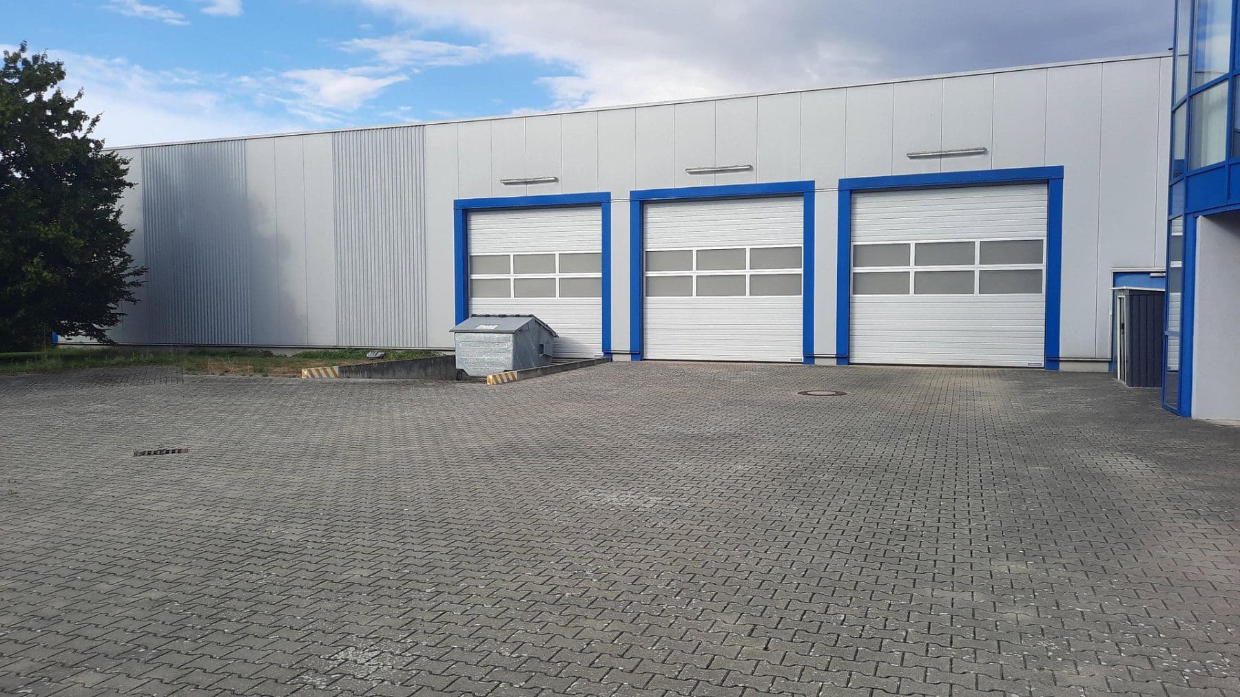 Predaj nebytového priestoru 2.500 m², Igersheim, Bádensko-Wurttembersko Predaj nebytového priestoru 2.500 m², Igersheim, Bádensko-Wurttembersko