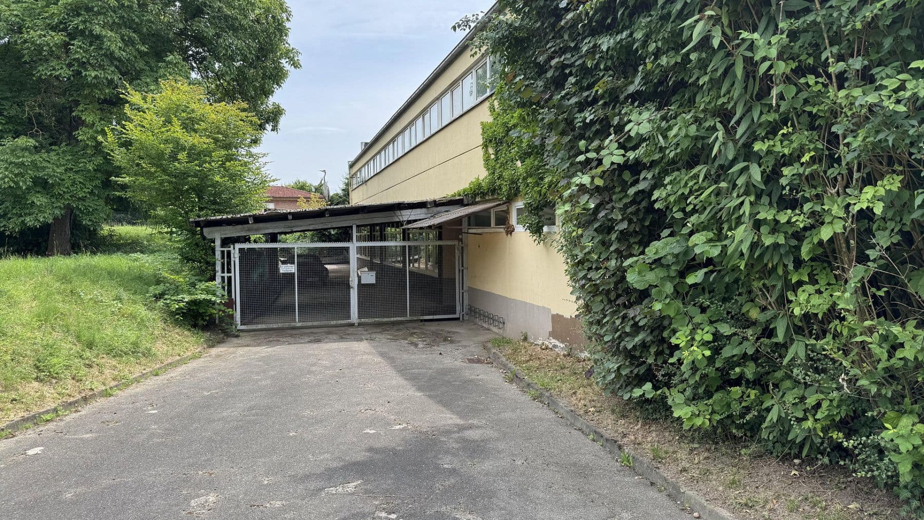 Predaj nebytového priestoru 6.330 m², Kämpfelbach, Bádensko-Wurttembersko Predaj nebytového priestoru 6.330 m², Kämpfelbach, Bádensko-Wurttembersko