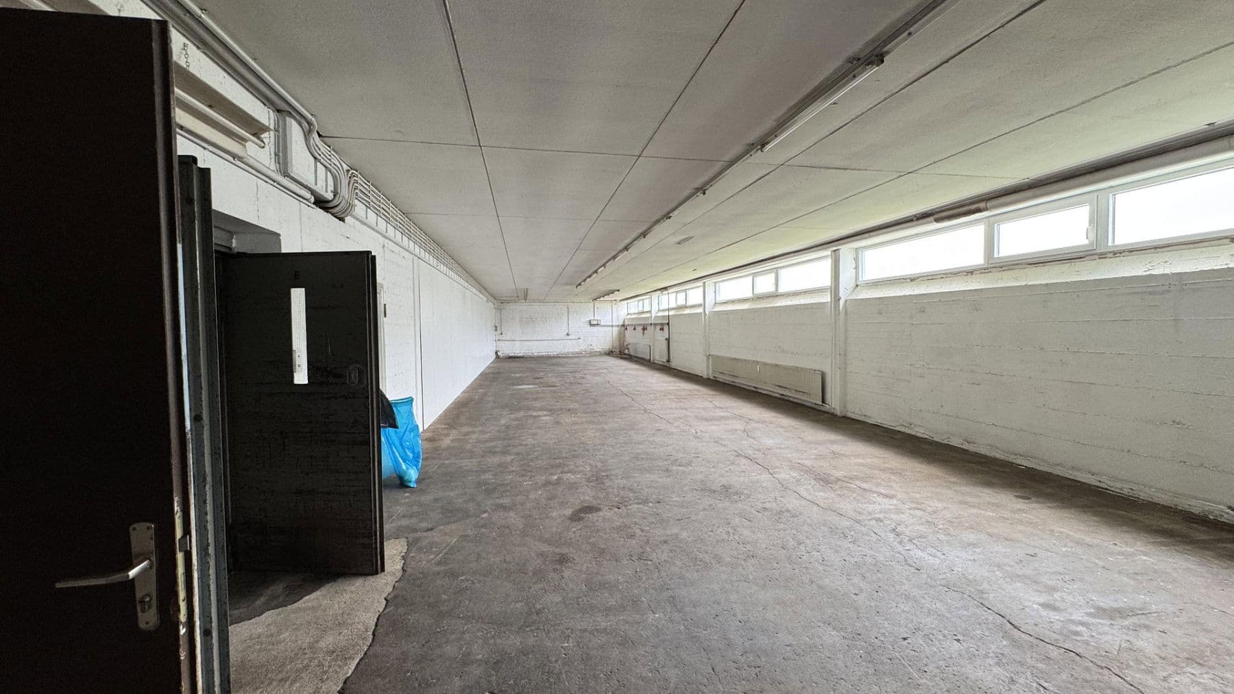 Predaj nebytového priestoru 6.330 m², Kämpfelbach, Bádensko-Wurttembersko Predaj nebytového priestoru 6.330 m², Kämpfelbach, Bádensko-Wurttembersko