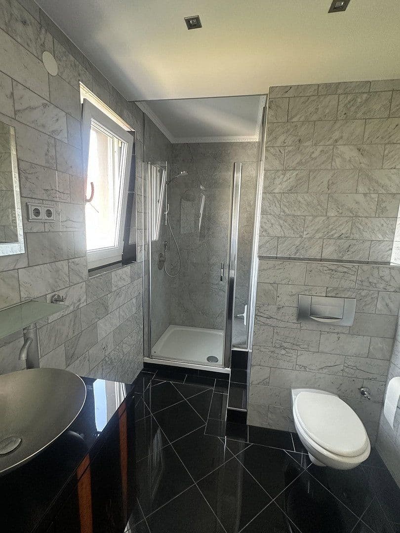 Prenájom bytu 3-izbový 95 m², Heilbronn, Bádensko-Wurttembersko Prenájom bytu 3-izbový 95 m², Heilbronn, Bádensko-Wurttembersko