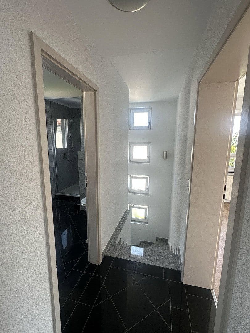 Prenájom bytu 3-izbový 95 m², Heilbronn, Bádensko-Wurttembersko Prenájom bytu 3-izbový 95 m², Heilbronn, Bádensko-Wurttembersko