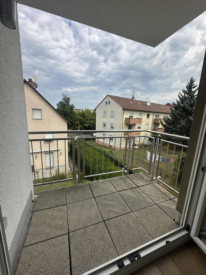 Prenájom bytu 3-izbový 95 m², Heilbronn, Bádensko-Wurttembersko Prenájom bytu 3-izbový 95 m², Heilbronn, Bádensko-Wurttembersko