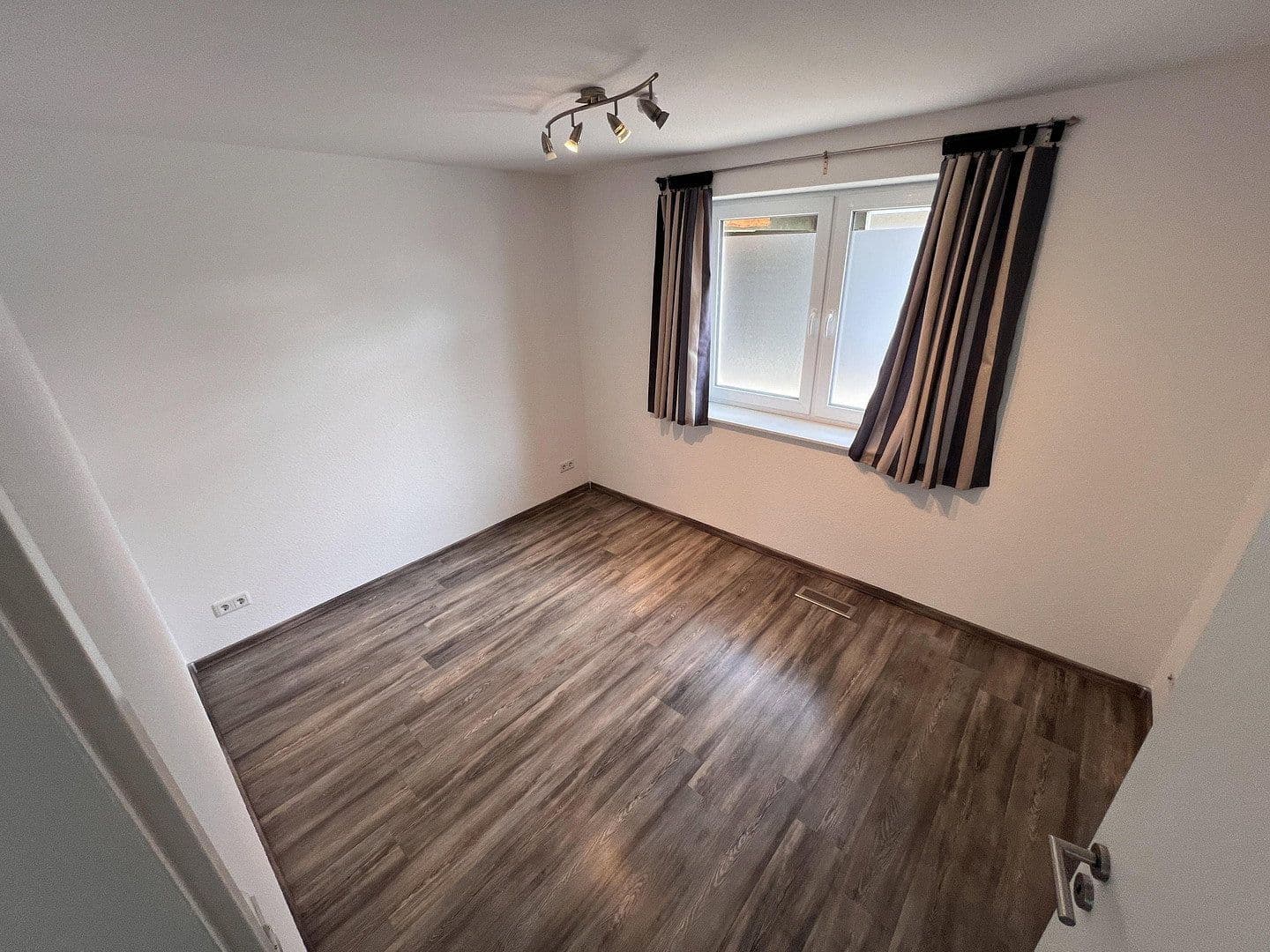 Prenájom domu 123 m², pozemok 580 m², Am Mühlenberg 4, Schwabstedt, Šlezvicko-Holštajnsko Prenájom domu 123 m², pozemok 580 m², Am Mühlenberg 4, Schwabstedt, Šlezvicko-Holštajnsko