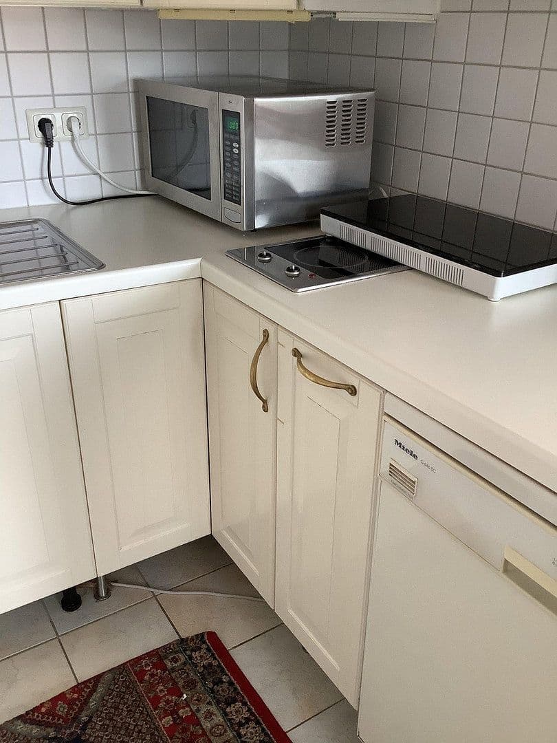 Prenájom bytu 2-izbový 40 m², München, Bavorsko Prenájom bytu 2-izbový 40 m², München, Bavorsko
