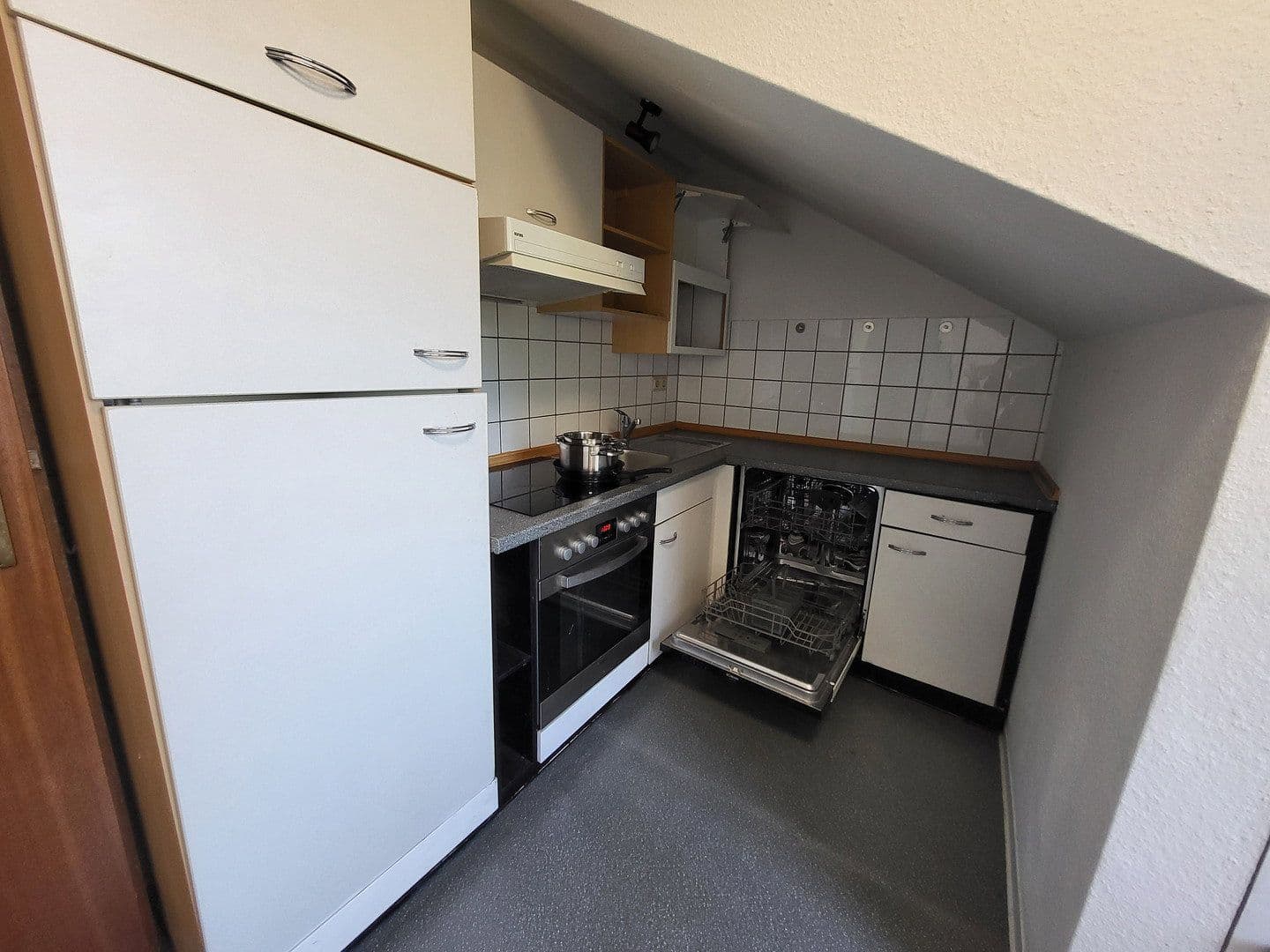 Prenájom bytu 3-izbový 60 m², Kiesseestraße 32, Göttingen, Dolné Sasko Prenájom bytu 3-izbový 60 m², Kiesseestraße 32, Göttingen, Dolné Sasko