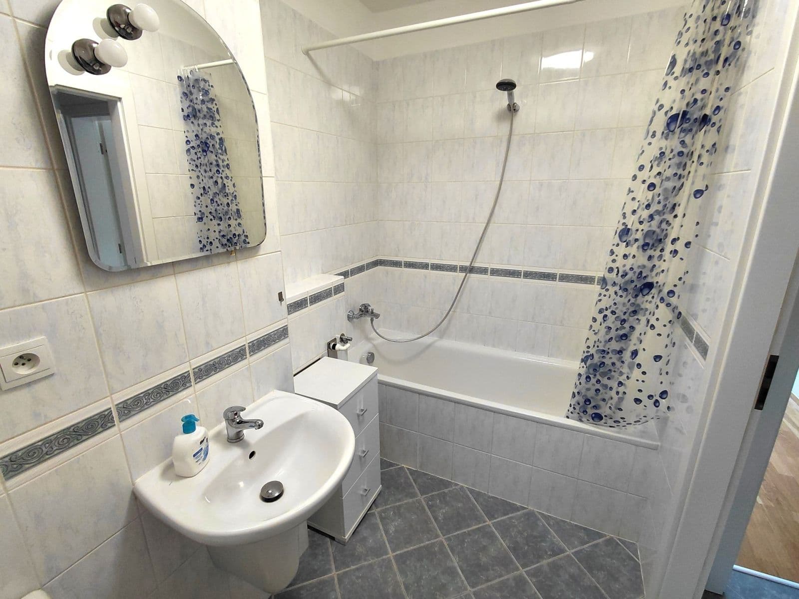 Prenájom bytu 2-izbový 51 m², Werichova, Praha, Praha Prenájom bytu 2-izbový 51 m², Werichova, Praha, Praha