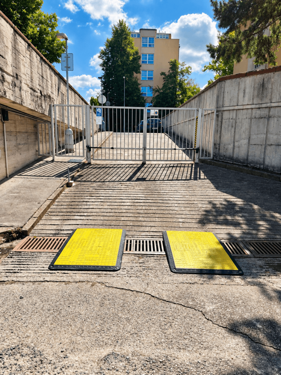 Prenájom garáže 14 m², Bystřická, Praha, Praha Prenájom garáže 14 m², Bystřická, Praha, Praha