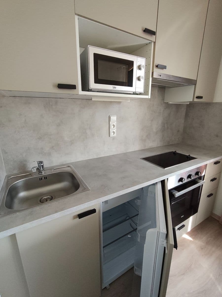 Prenájom bytu Garsoniéra 15 m², Jasmínová, Praha, Praha Prenájom bytu Garsoniéra 15 m², Jasmínová, Praha, Praha