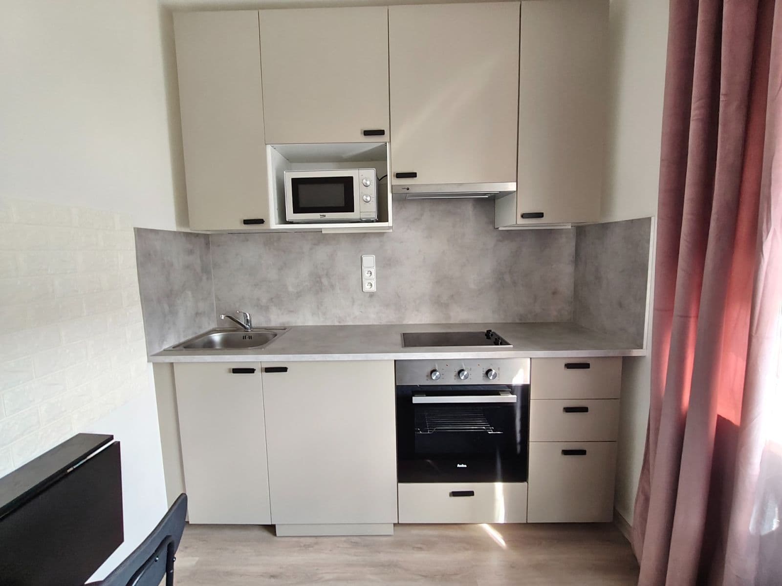 Prenájom bytu Garsoniéra 15 m², Jasmínová, Praha, Praha Prenájom bytu Garsoniéra 15 m², Jasmínová, Praha, Praha