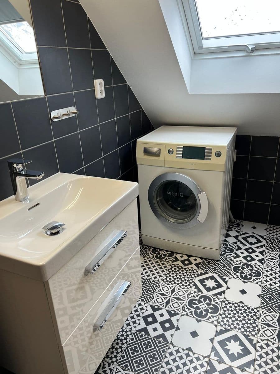 Prenájom bytu 1-izbový 40 m², U Svodnice, Praha, Praha Prenájom bytu 1-izbový 40 m², U Svodnice, Praha, Praha