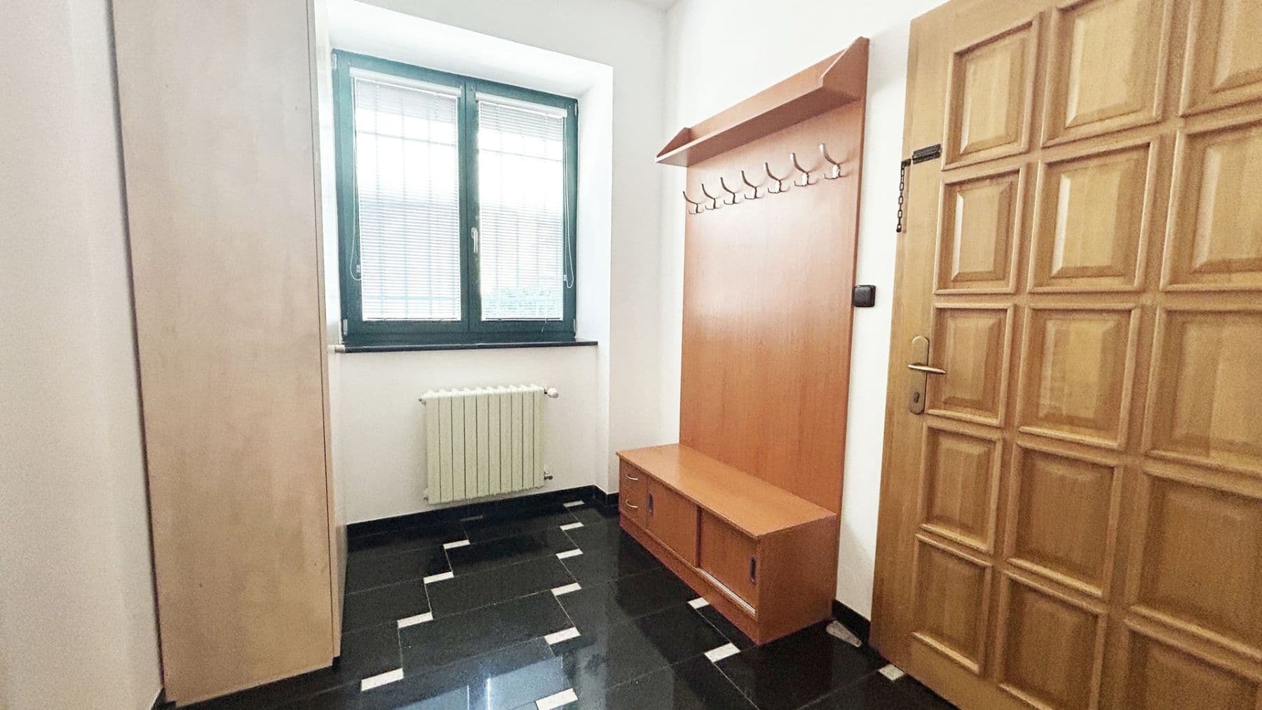 Prenájom bytu 1-izbový 35 m², Pravá, Praha, Praha Prenájom bytu 1-izbový 35 m², Pravá, Praha, Praha