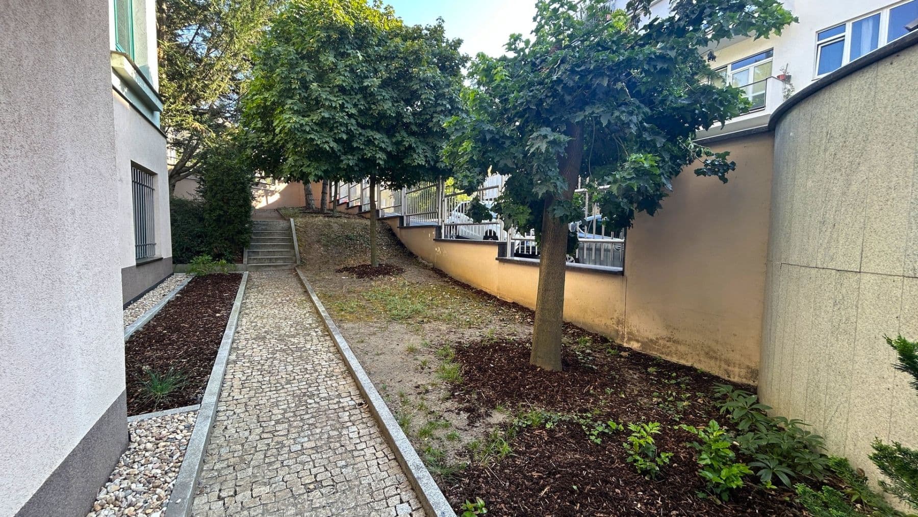 Prenájom bytu 1-izbový 35 m², Pravá, Praha, Praha Prenájom bytu 1-izbový 35 m², Pravá, Praha, Praha