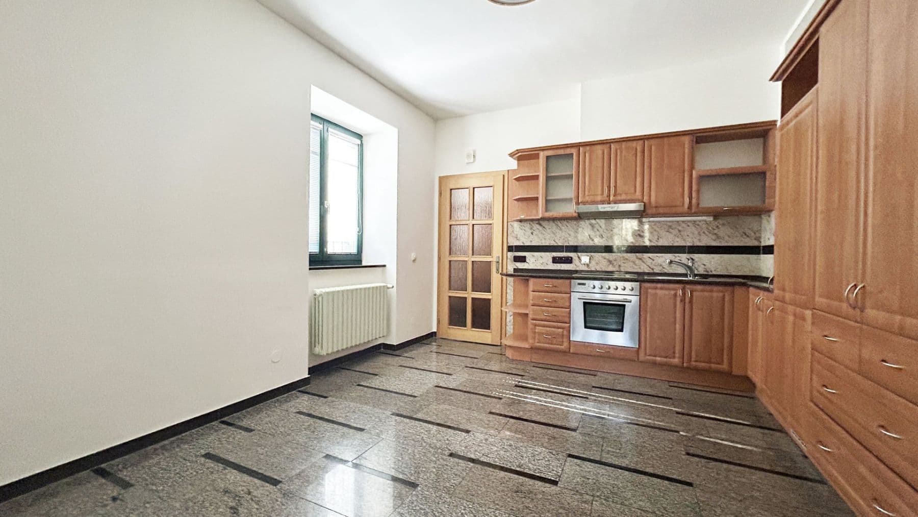 Prenájom bytu 1-izbový 35 m², Pravá, Praha, Praha Prenájom bytu 1-izbový 35 m², Pravá, Praha, Praha