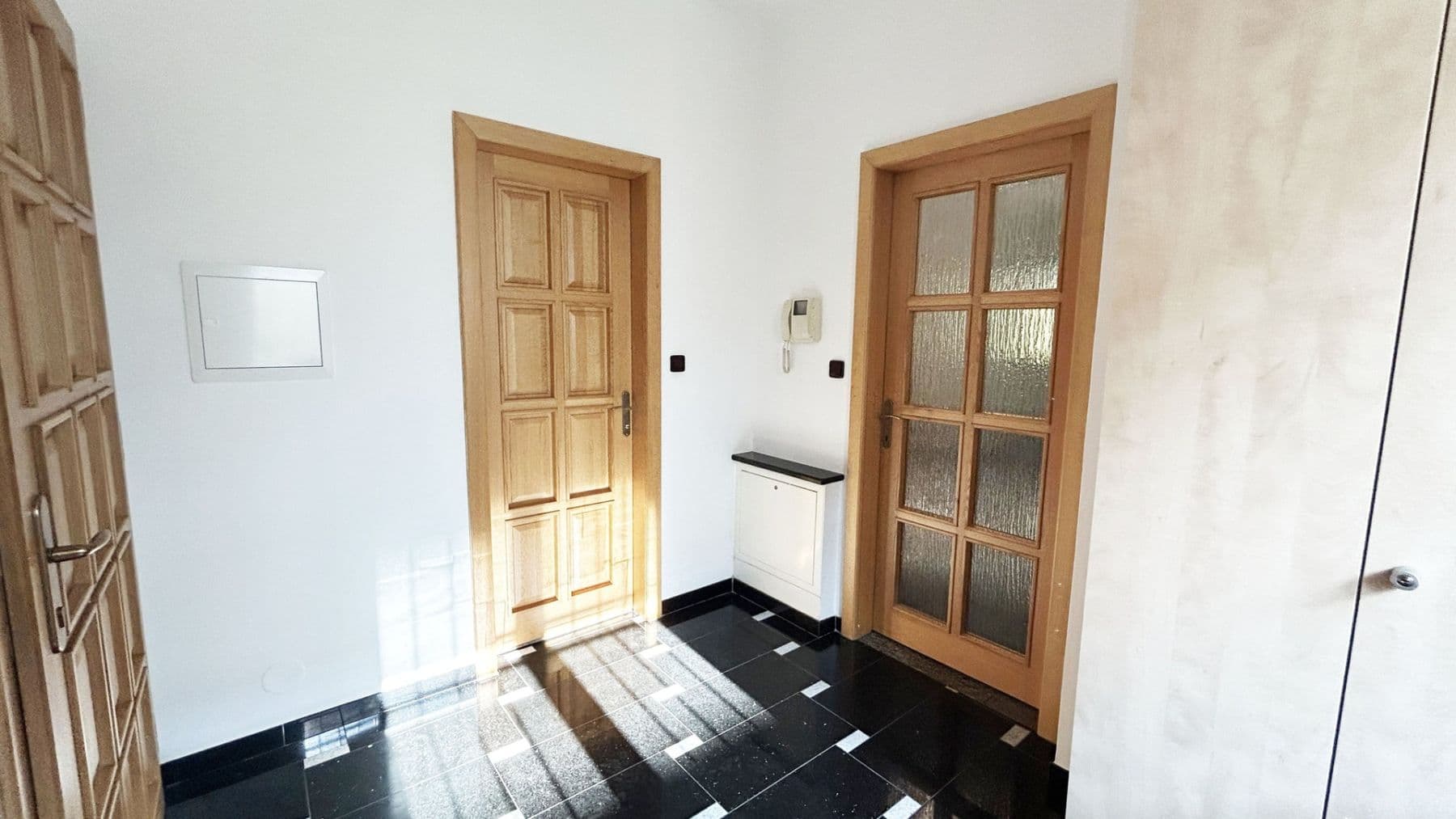 Prenájom bytu 1-izbový 35 m², Pravá, Praha, Praha Prenájom bytu 1-izbový 35 m², Pravá, Praha, Praha