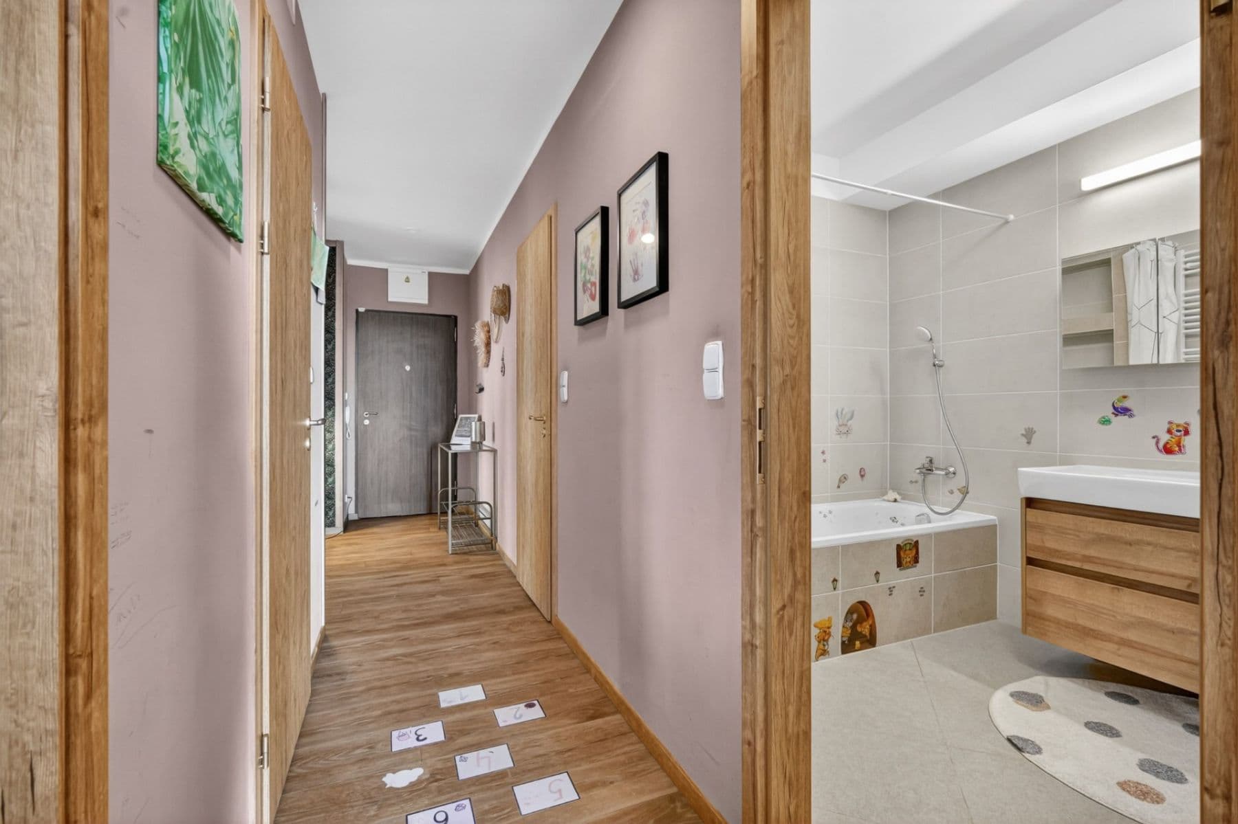 Predaj bytu 4-izbový 122 m², Ferrariho, Praha, Praha Predaj bytu 4-izbový 122 m², Ferrariho, Praha, Praha