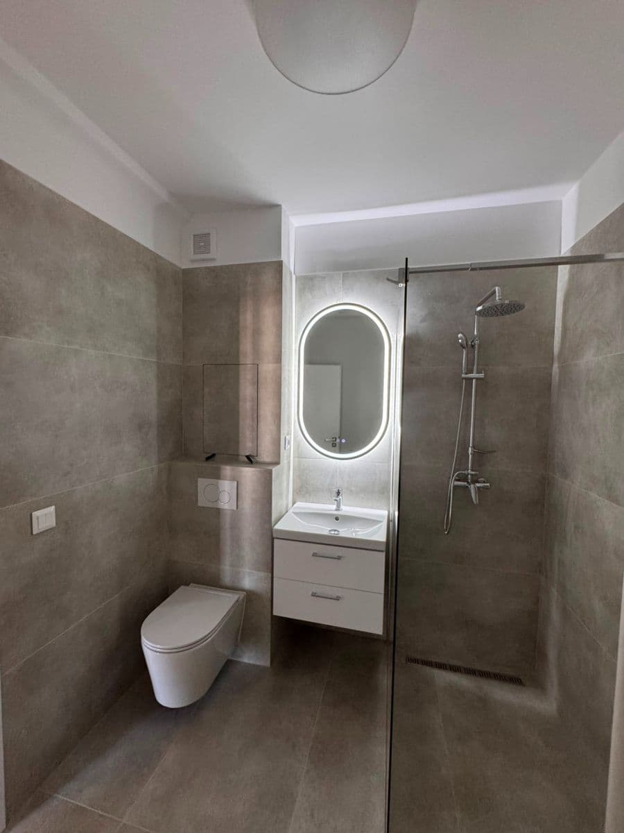 Prenájom bytu Garsoniéra 16 m², Račianska, Nové Mesto, Bratislavský kraj Prenájom bytu Garsoniéra 16 m², Račianska, Nové Mesto, Bratislavský kraj