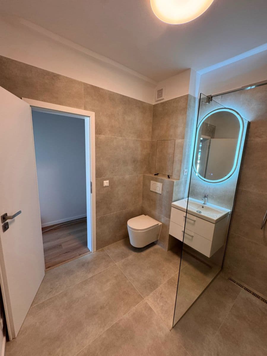 Prenájom bytu Garsoniéra 16 m², Račianska, Nové Mesto, Bratislavský kraj Prenájom bytu Garsoniéra 16 m², Račianska, Nové Mesto, Bratislavský kraj
