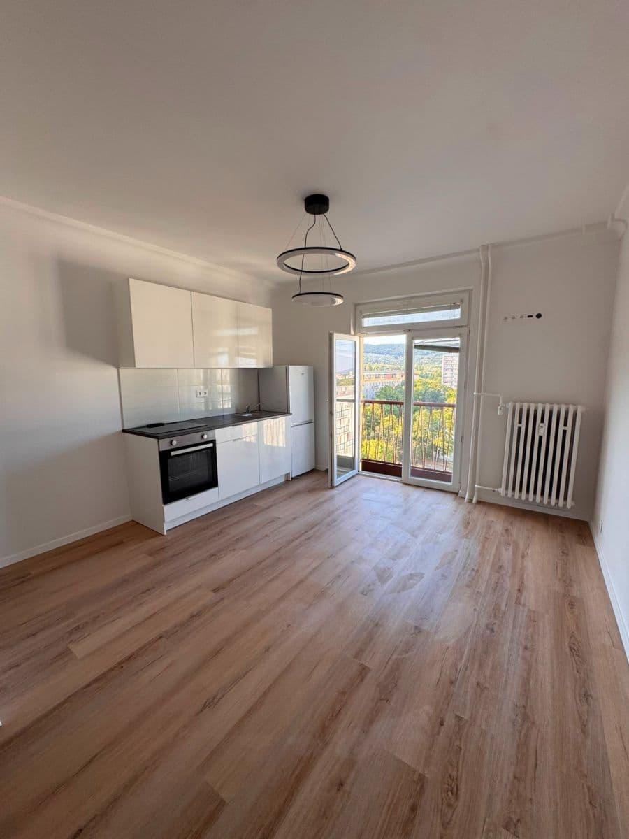 Prenájom bytu Garsoniéra 16 m², Račianska, Nové Mesto, Bratislavský kraj Prenájom bytu Garsoniéra 16 m², Račianska, Nové Mesto, Bratislavský kraj