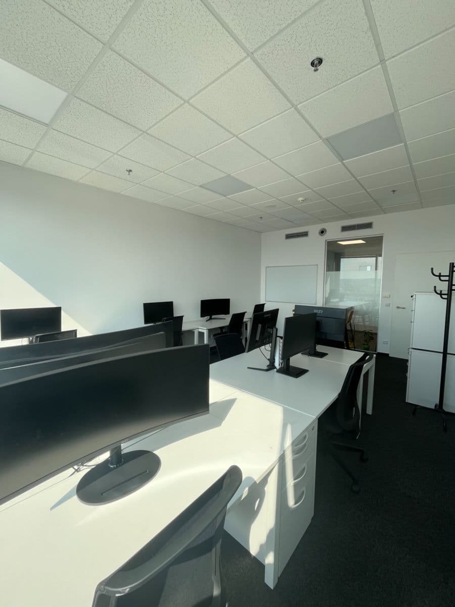 Prenájom kancelárie 28 m², Jankovcova, Praha, Praha Prenájom kancelárie 28 m², Jankovcova, Praha, Praha