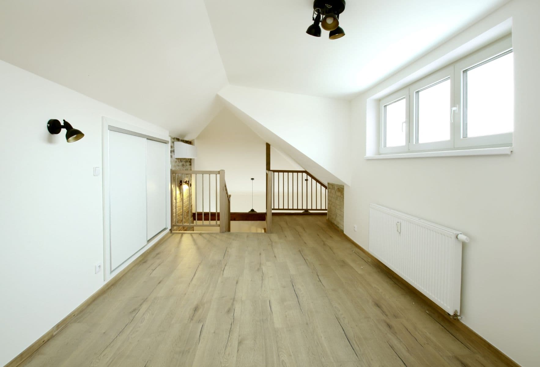 Prenájom bytu 3-izbový 106 m², Na Nivách, Praha, Praha Prenájom bytu 3-izbový 106 m², Na Nivách, Praha, Praha