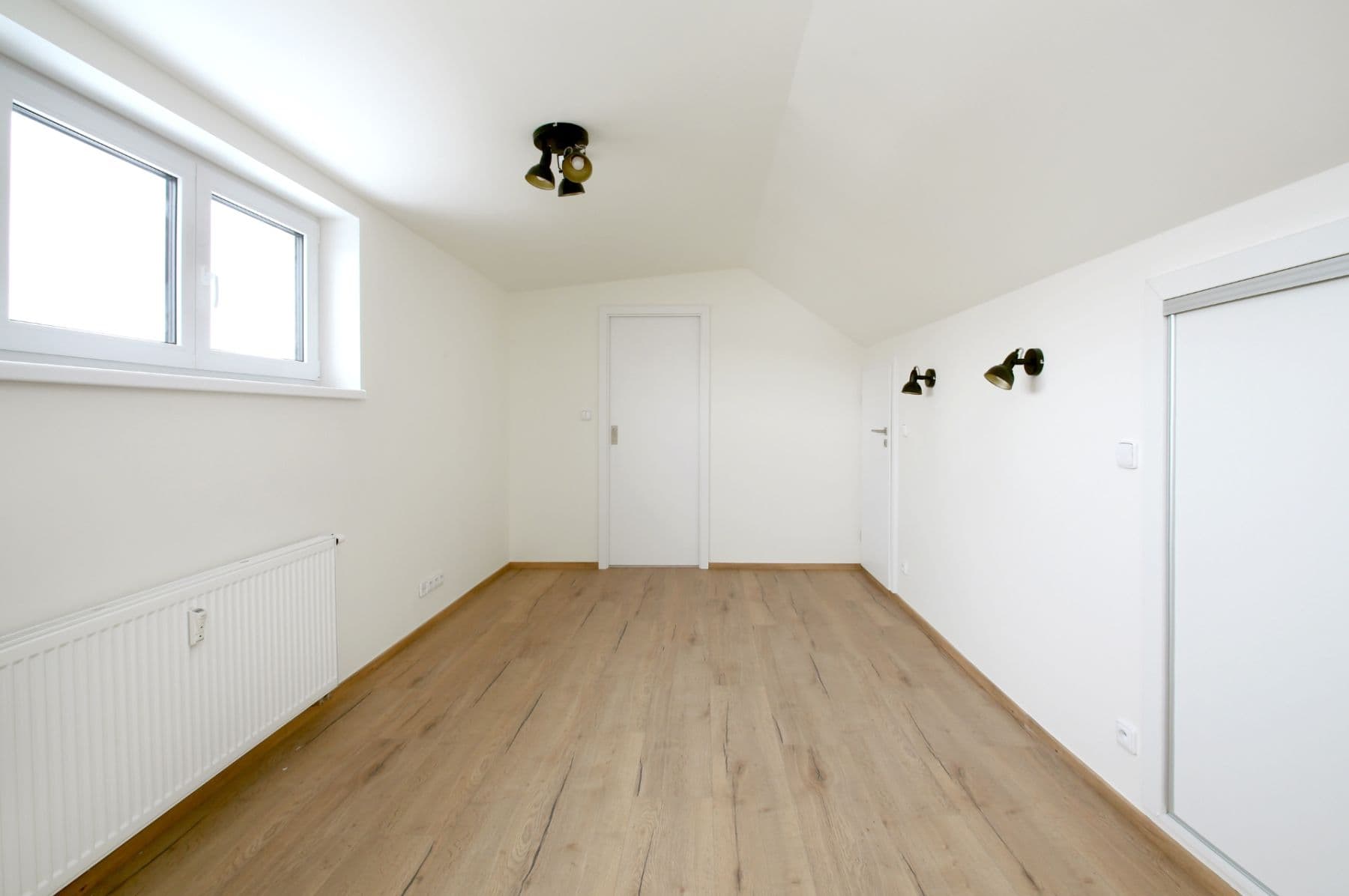 Prenájom bytu 3-izbový 106 m², Na Nivách, Praha, Praha Prenájom bytu 3-izbový 106 m², Na Nivách, Praha, Praha