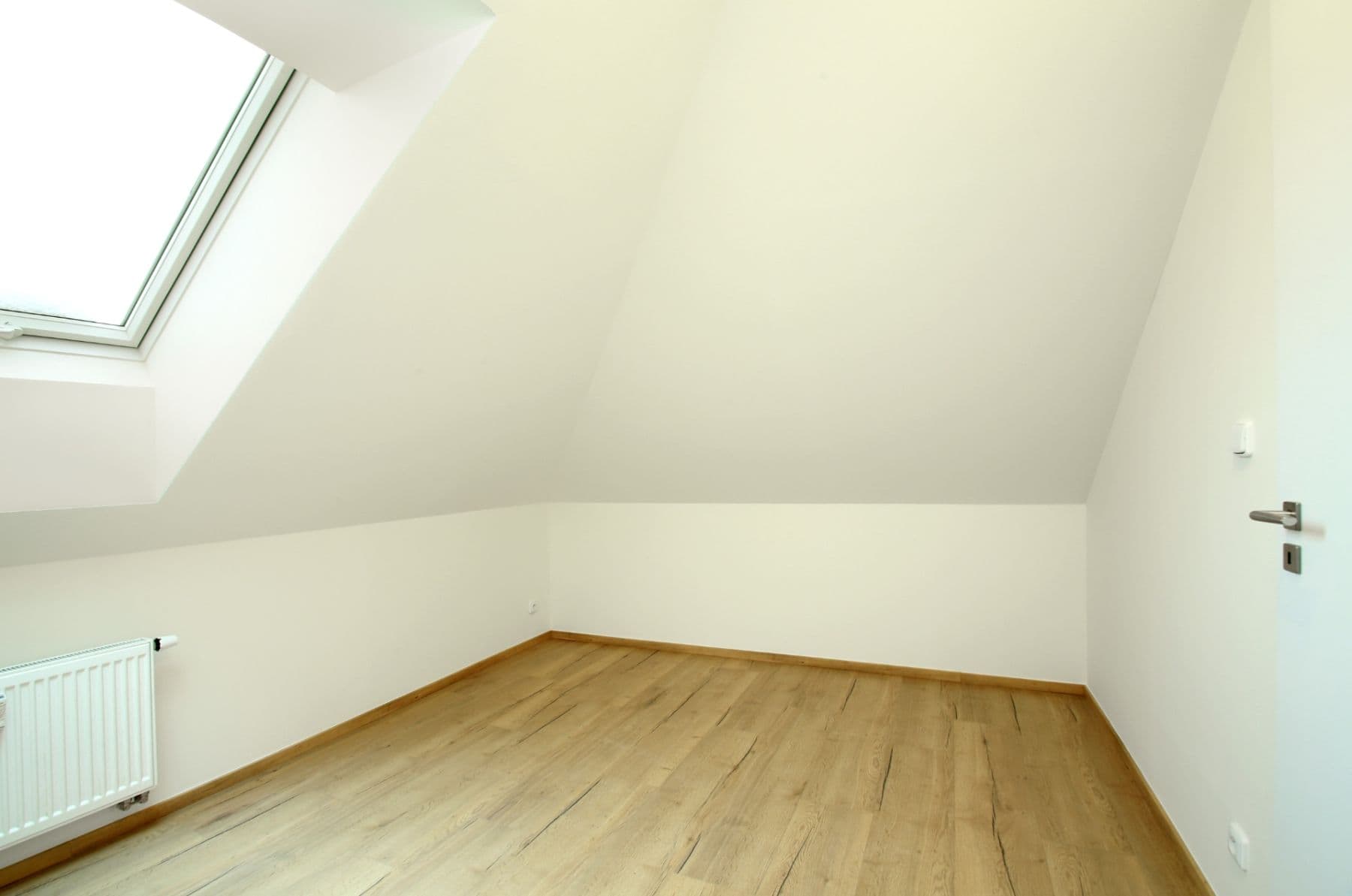 Prenájom bytu 3-izbový 106 m², Na Nivách, Praha, Praha Prenájom bytu 3-izbový 106 m², Na Nivách, Praha, Praha