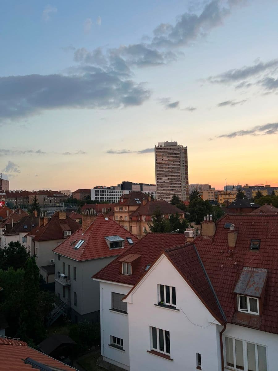 Prenájom bytu 3-izbový 106 m², Na Nivách, Praha, Praha Prenájom bytu 3-izbový 106 m², Na Nivách, Praha, Praha