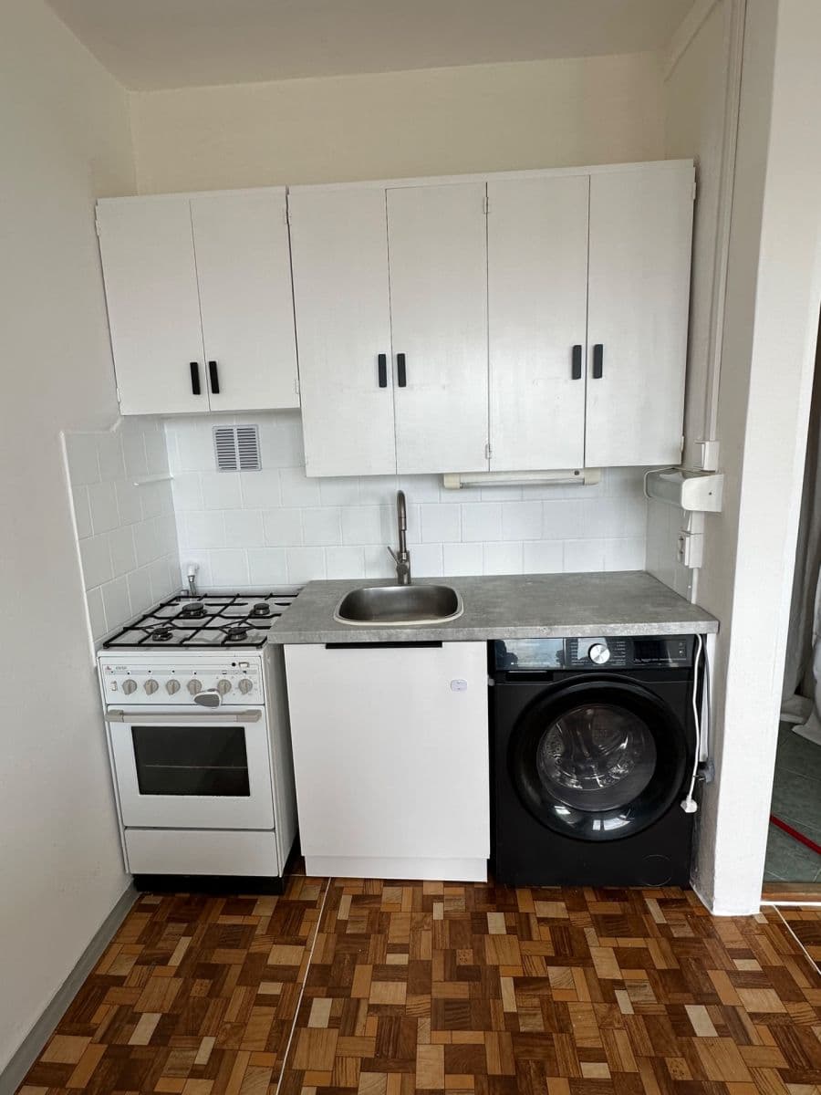 Prenájom bytu 1-izbový 24 m², Počernická, Praha, Praha Prenájom bytu 1-izbový 24 m², Počernická, Praha, Praha