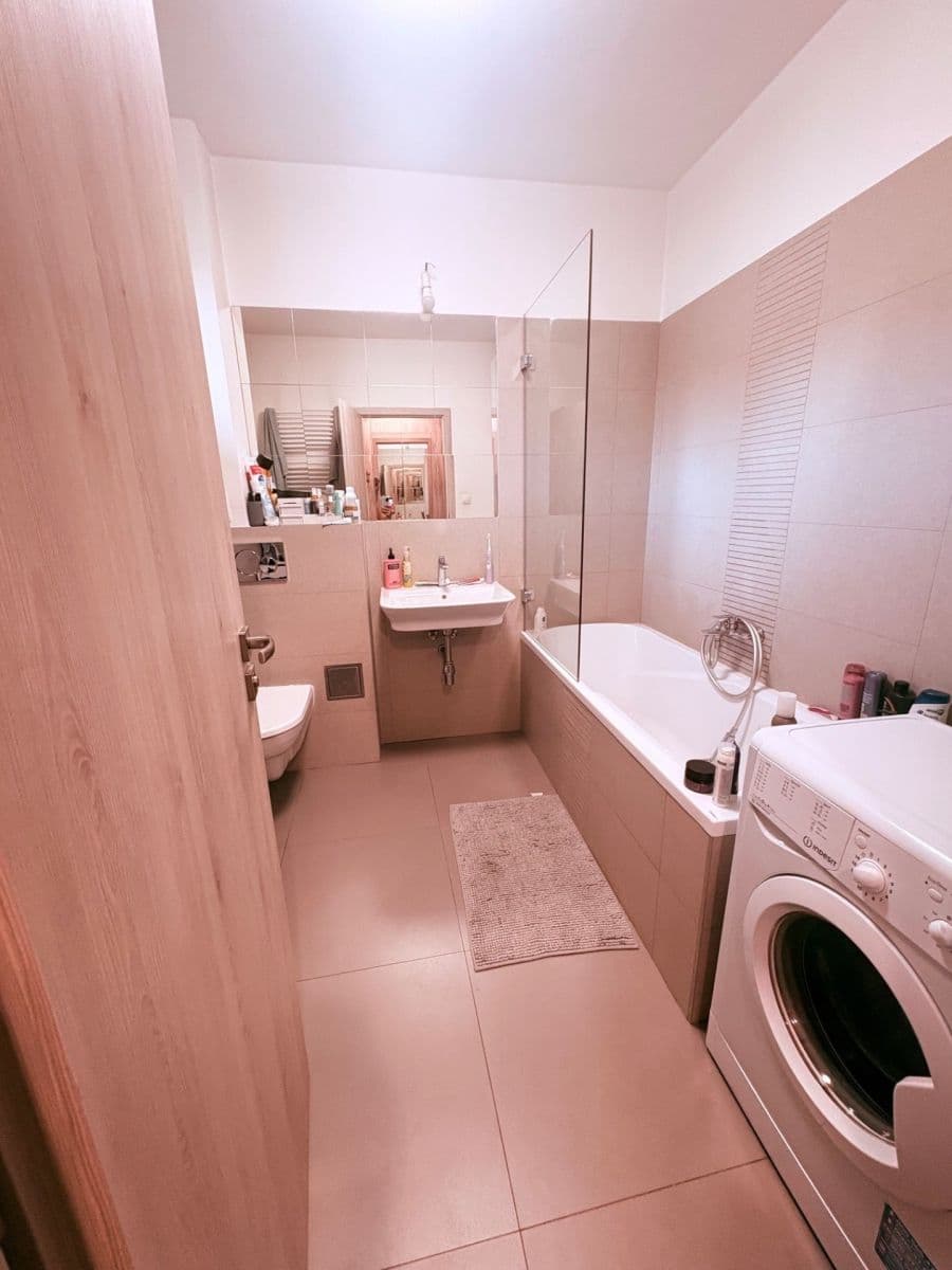 Prenájom bytu 1-izbový 46 m², Květoslava Mašity, Všenory, Středočeský kraj Prenájom bytu 1-izbový 46 m², Květoslava Mašity, Všenory, Středočeský kraj
