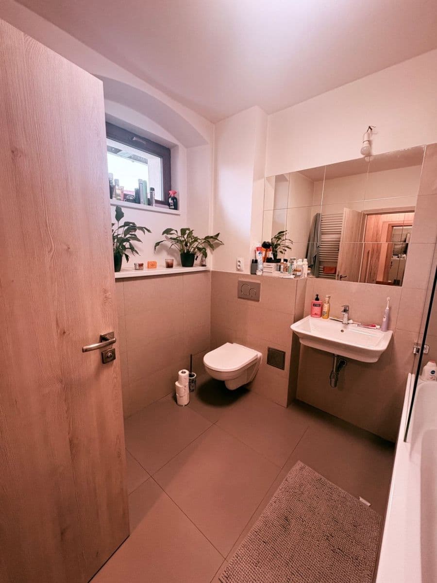 Prenájom bytu 1-izbový 46 m², Květoslava Mašity, Všenory, Středočeský kraj Prenájom bytu 1-izbový 46 m², Květoslava Mašity, Všenory, Středočeský kraj