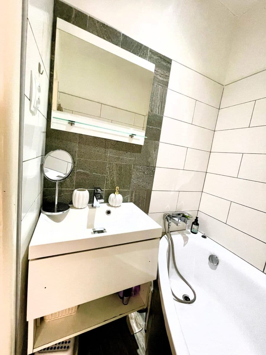 Prenájom bytu 3-izbový 56 m², Pernarec, Plzeňský kraj Prenájom bytu 3-izbový 56 m², Pernarec, Plzeňský kraj