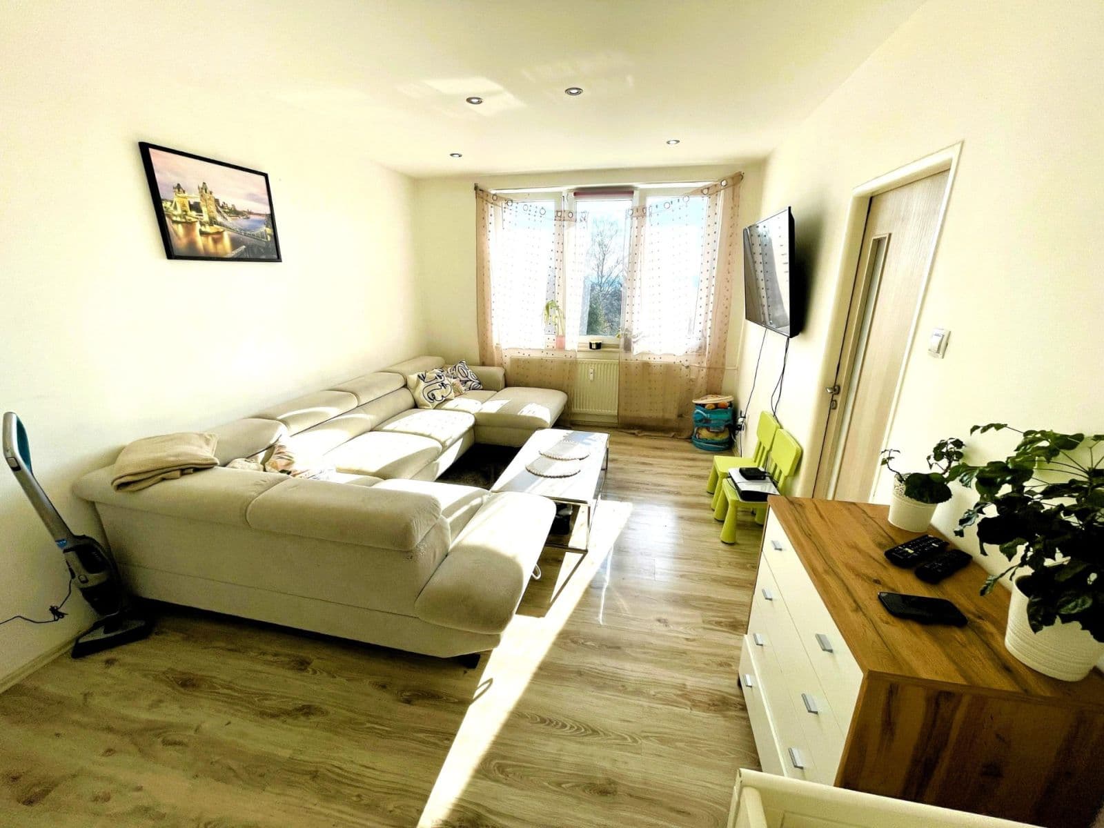 Prenájom bytu 3-izbový 56 m², Pernarec, Plzeňský kraj Prenájom bytu 3-izbový 56 m², Pernarec, Plzeňský kraj