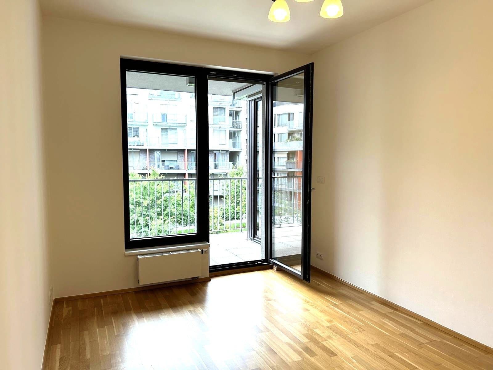 Prenájom bytu 2-izbový 68 m², Korunní, Praha, Praha Prenájom bytu 2-izbový 68 m², Korunní, Praha, Praha