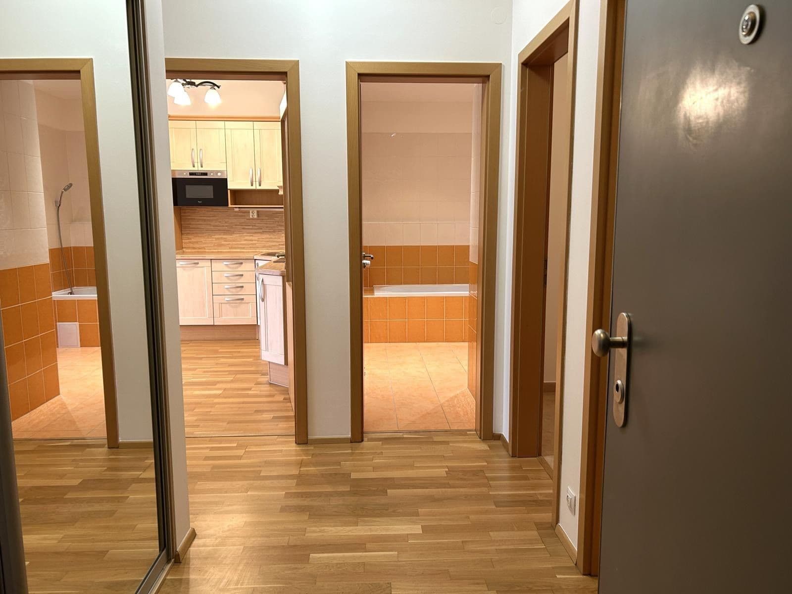 Prenájom bytu 2-izbový 68 m², Korunní, Praha, Praha Prenájom bytu 2-izbový 68 m², Korunní, Praha, Praha