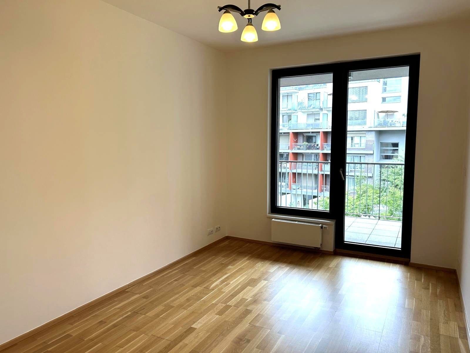 Prenájom bytu 2-izbový 68 m², Korunní, Praha, Praha Prenájom bytu 2-izbový 68 m², Korunní, Praha, Praha