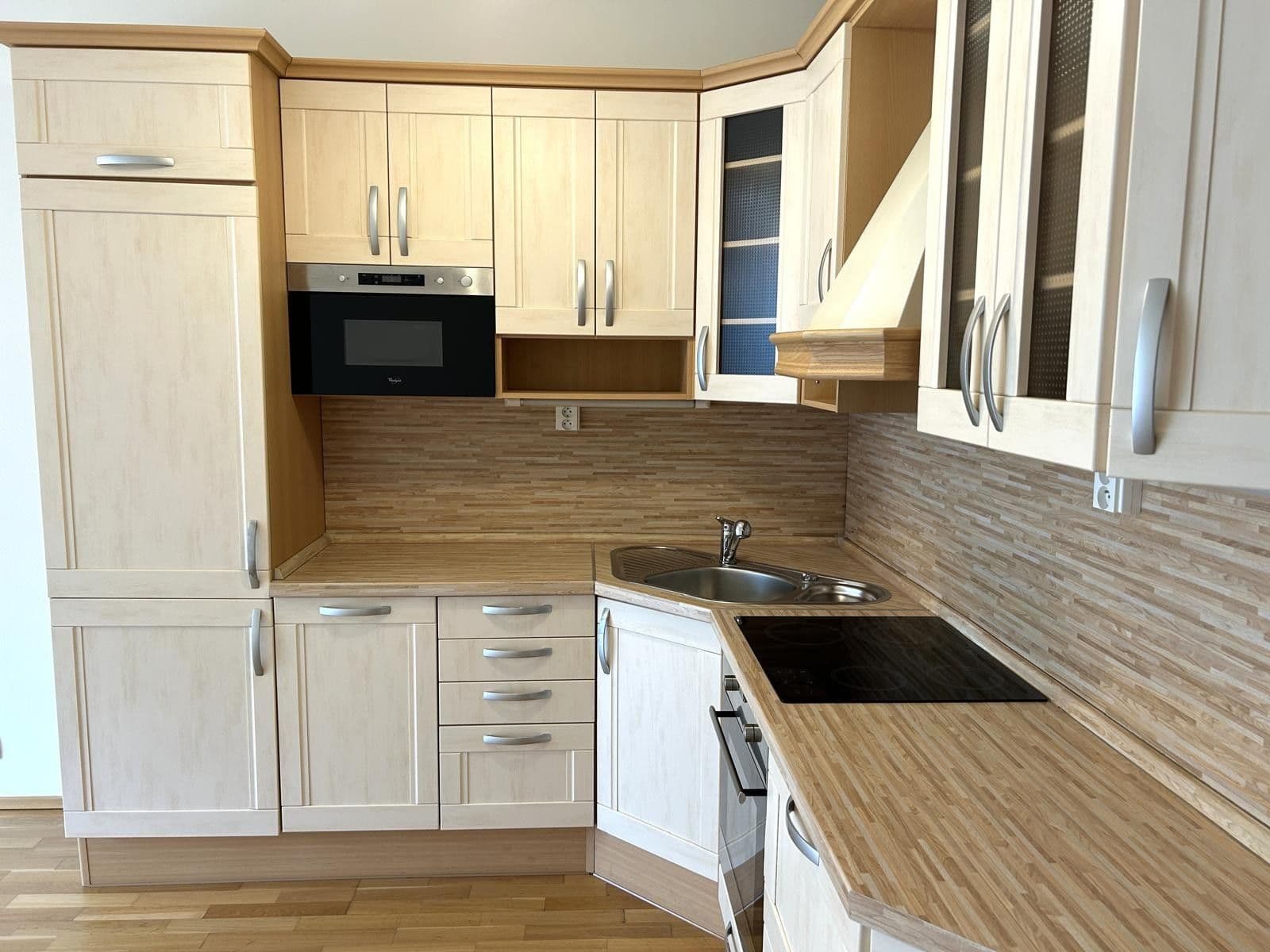 Prenájom bytu 2-izbový 68 m², Korunní, Praha, Praha Prenájom bytu 2-izbový 68 m², Korunní, Praha, Praha