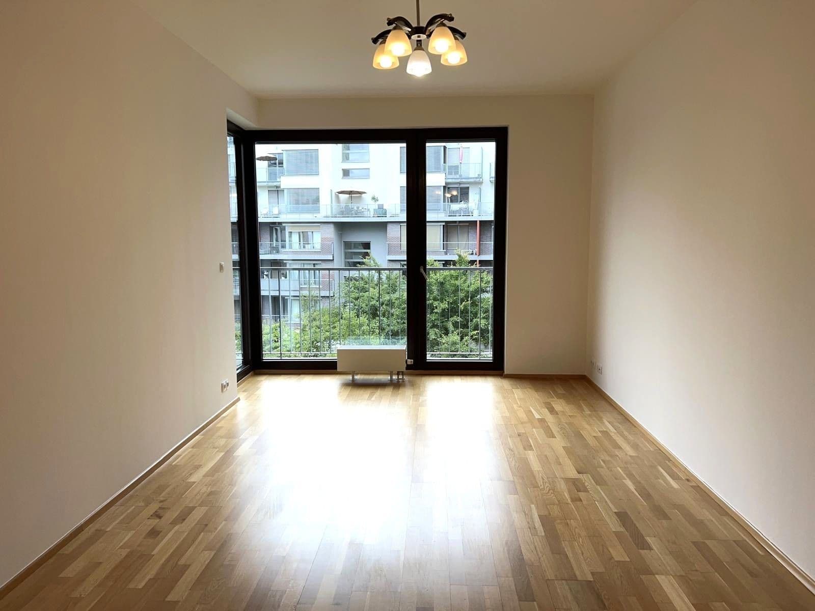Prenájom bytu 2-izbový 68 m², Korunní, Praha, Praha Prenájom bytu 2-izbový 68 m², Korunní, Praha, Praha