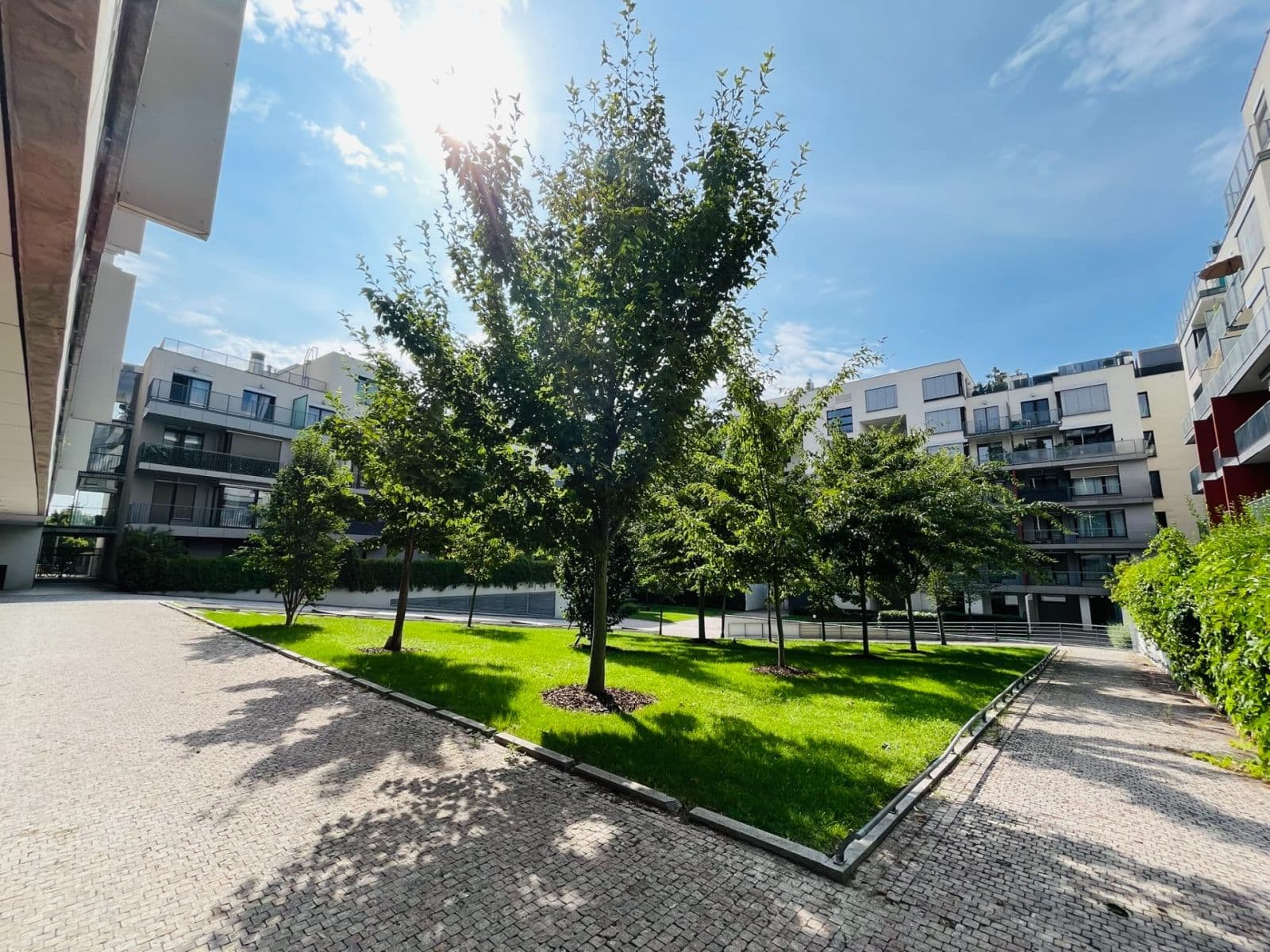 Prenájom bytu 2-izbový 68 m², Korunní, Praha, Praha Prenájom bytu 2-izbový 68 m², Korunní, Praha, Praha