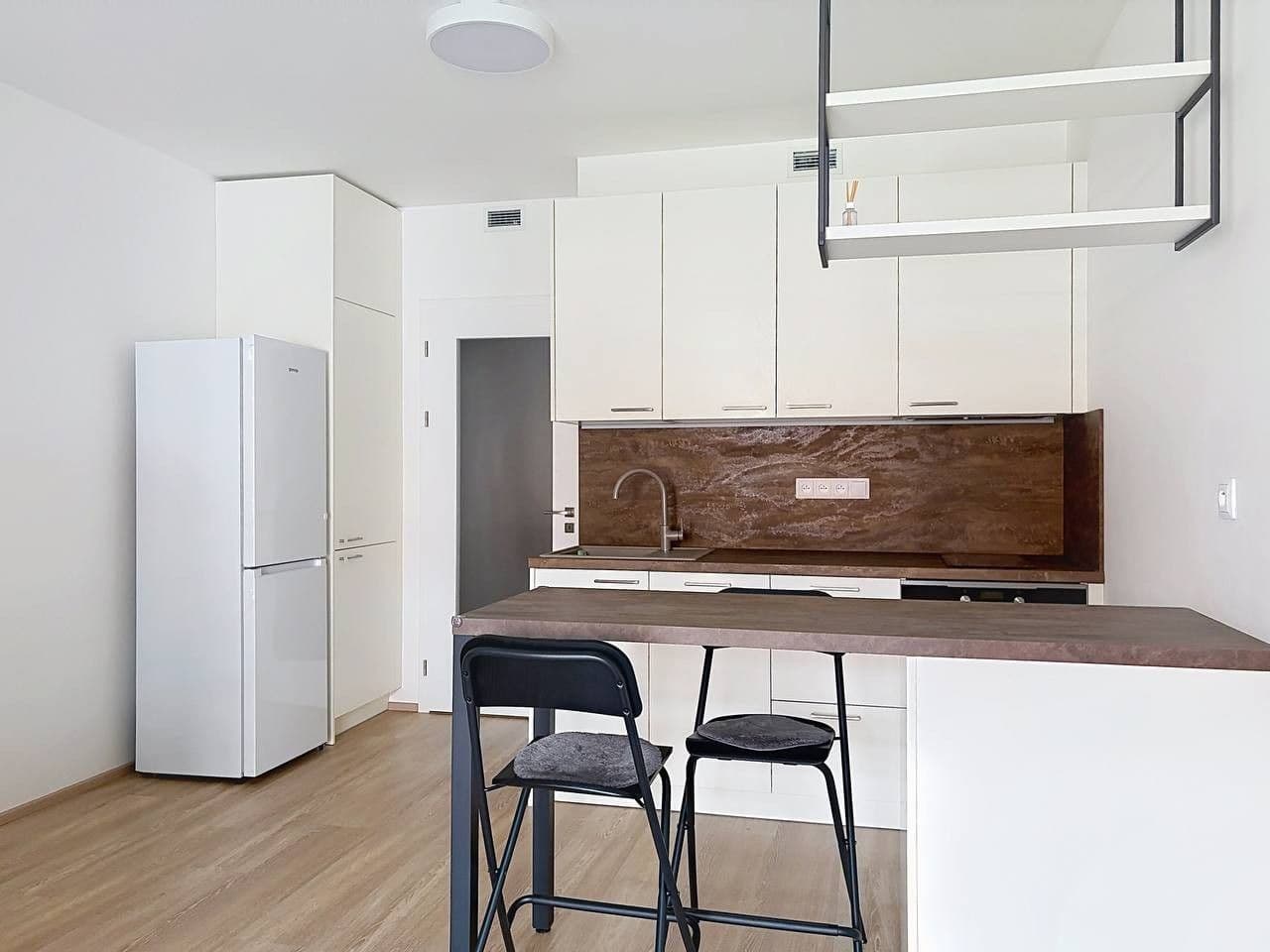 Prenájom bytu 1-izbový 32 m², Poděbradská, Praha, Praha Prenájom bytu 1-izbový 32 m², Poděbradská, Praha, Praha
