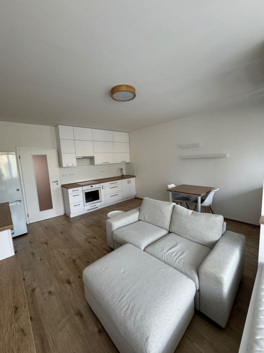 Prenájom bytu 1-izbový 35 m², Šífařská, Praha, Praha Prenájom bytu 1-izbový 35 m², Šífařská, Praha, Praha