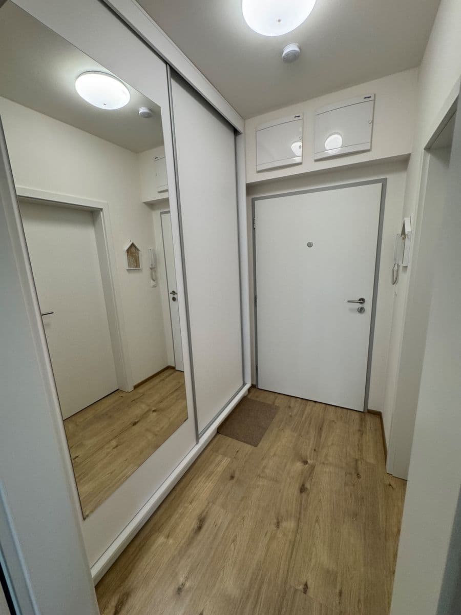 Prenájom bytu 1-izbový 35 m², Šífařská, Praha, Praha Prenájom bytu 1-izbový 35 m², Šífařská, Praha, Praha