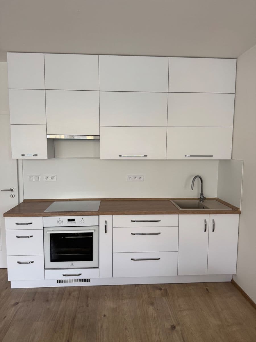 Prenájom bytu 1-izbový 35 m², Šífařská, Praha, Praha Prenájom bytu 1-izbový 35 m², Šífařská, Praha, Praha