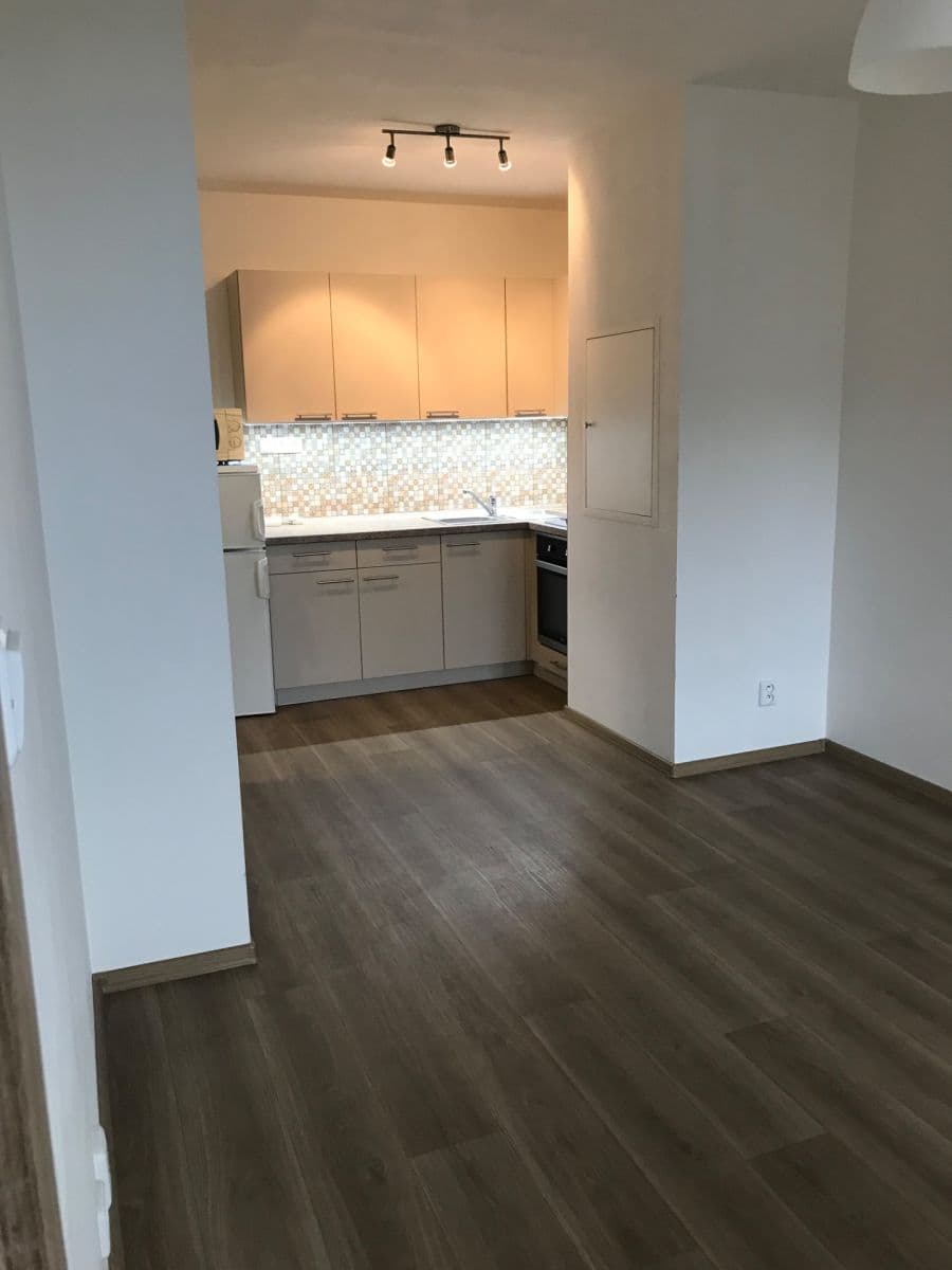 Prenájom bytu 2-izbový 40 m², Pšenčíkova, Praha, Praha Prenájom bytu 2-izbový 40 m², Pšenčíkova, Praha, Praha