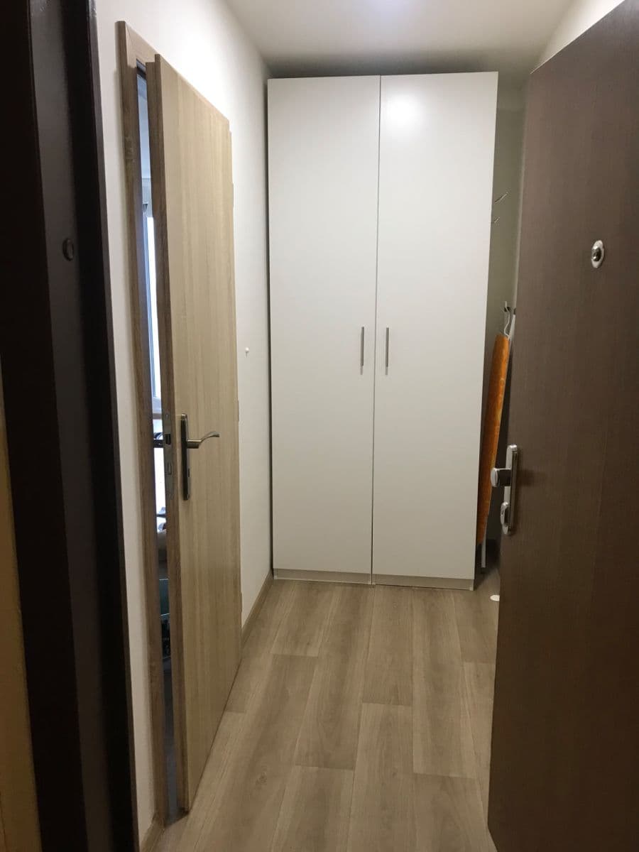 Prenájom bytu 2-izbový 40 m², Pšenčíkova, Praha, Praha Prenájom bytu 2-izbový 40 m², Pšenčíkova, Praha, Praha
