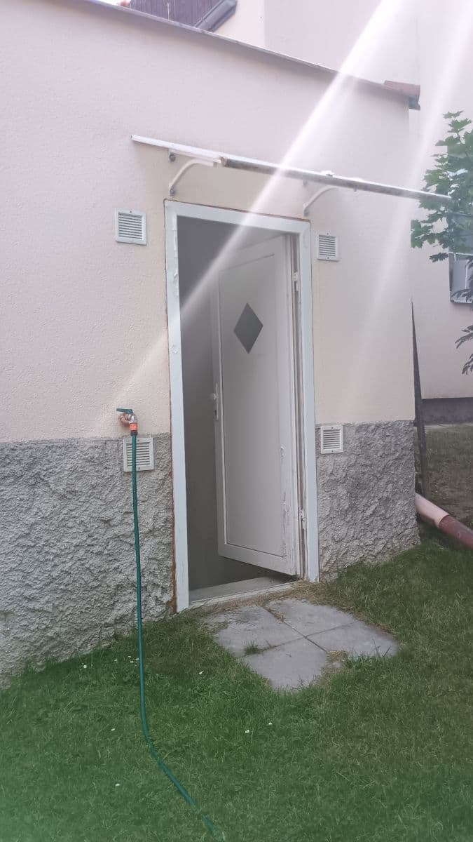 Prenájom nebytového priestoru 21 m², K Libuši, Praha, Praha Prenájom nebytového priestoru 21 m², K Libuši, Praha, Praha